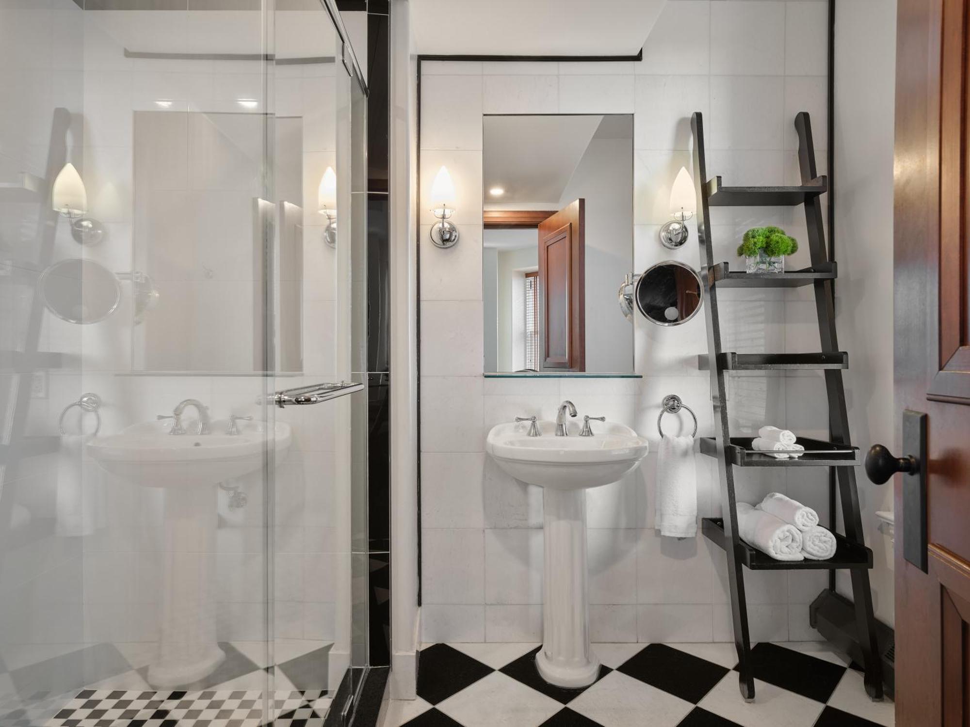 Classic Two Double Beds Room,1590338902:JPEG